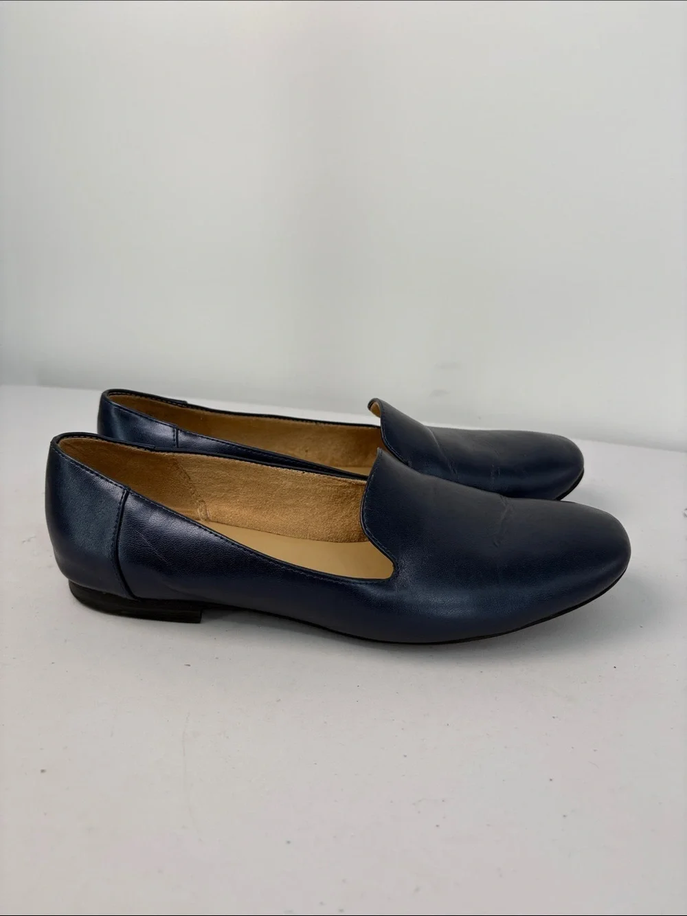 🍎 Naturalizer Navy Leather Slip-On Loafers
